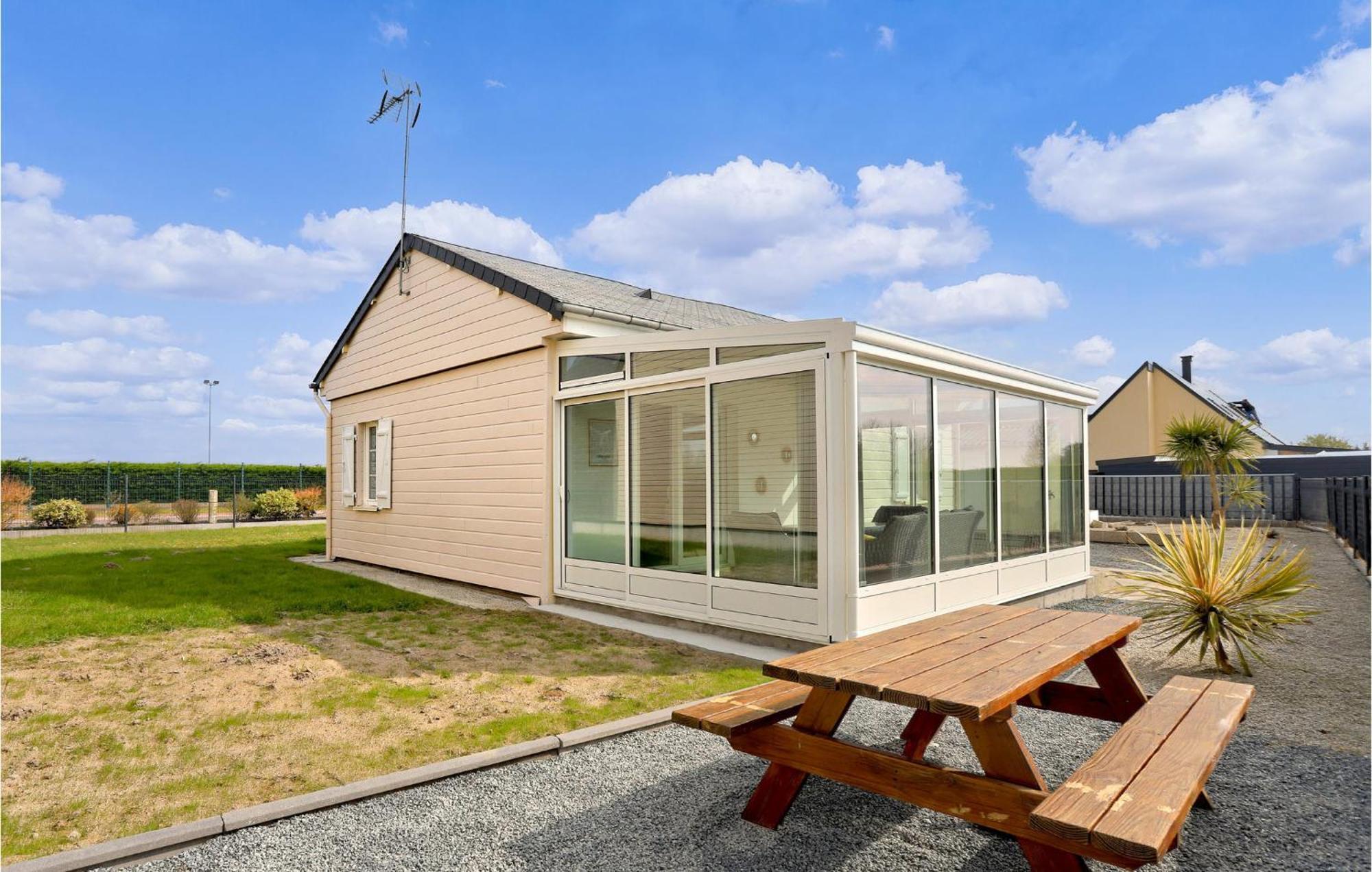 Ferienhaus Pet Friendly In Creances-plage With Wifi Créances